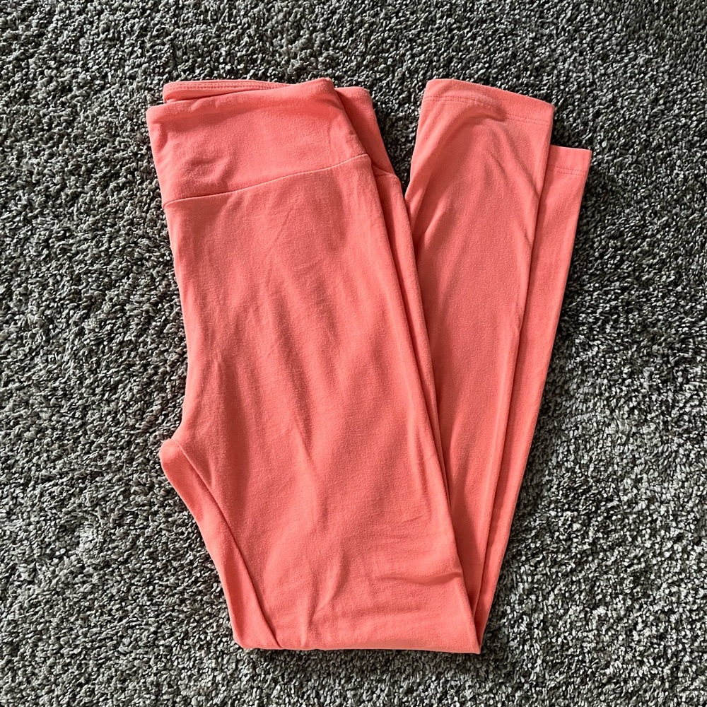 Like new Lularoe coral OS leggings